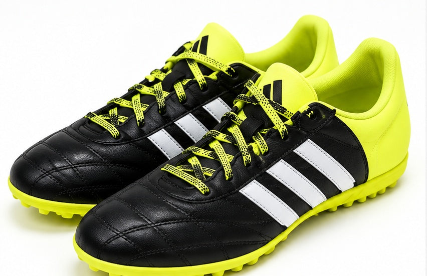 Adidas – Atlete Futbolli Turf, E Zezë / Neon